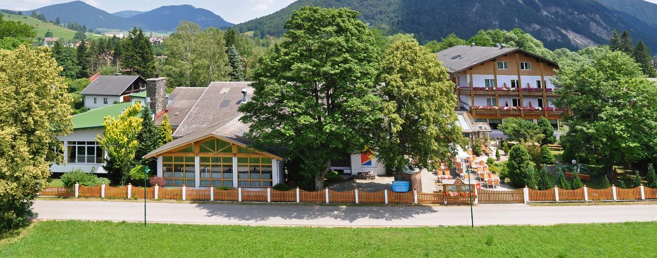 Wellnesshotel Paradiesquelle Puchberg am Schneeberg Bagian luar foto