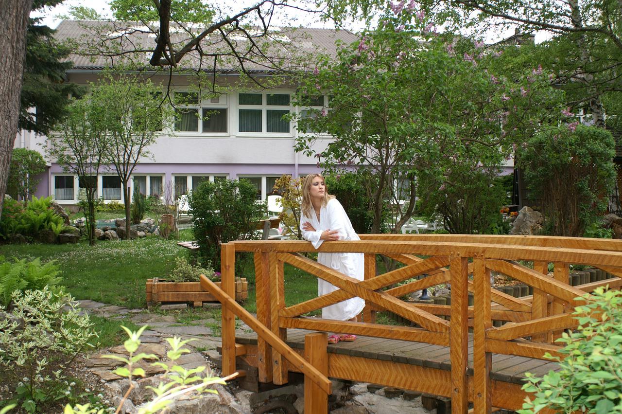 Wellnesshotel Paradiesquelle Puchberg am Schneeberg Bagian luar foto